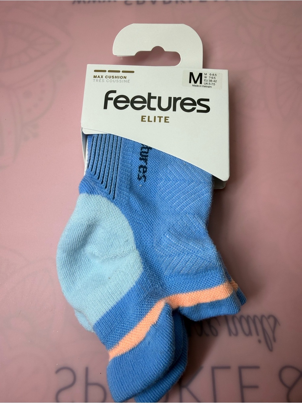Feetures Elite Women’s Light Blue Athletic Low-Cut Socks with Peach Accent